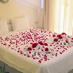 Ozlem 2 Hotel İçmeler