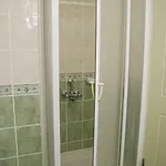 Ozlem 2 Hotel İçmeler