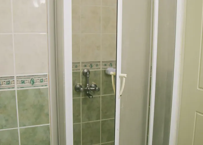 Ozlem 2 Hotel İçmeler